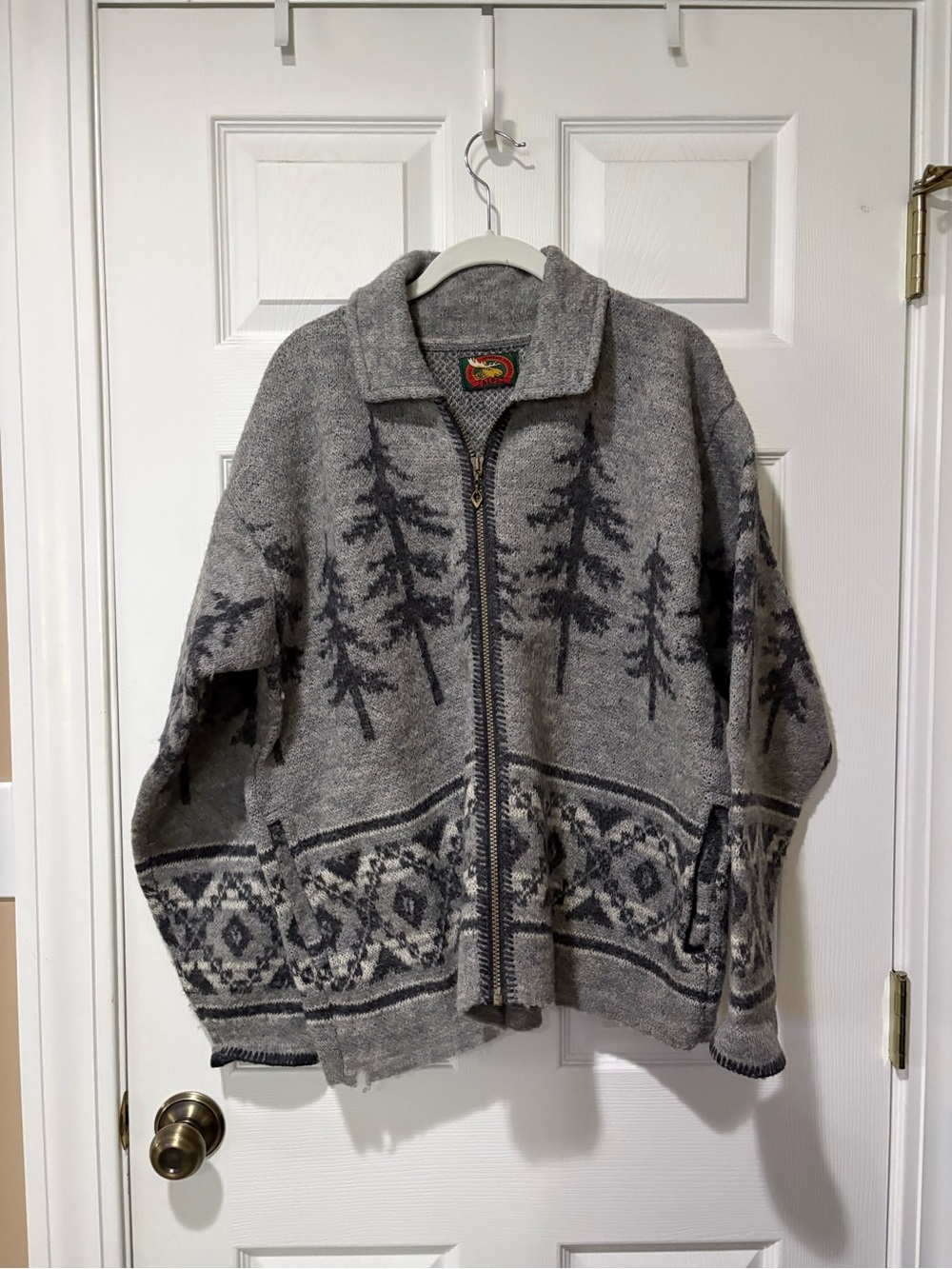 Women’s  Gray Tree Pattern Zip-Up Sweater Jacket